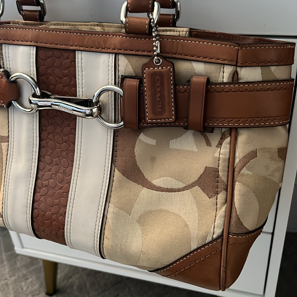 Coach hand bag - Picture 5 of 6
